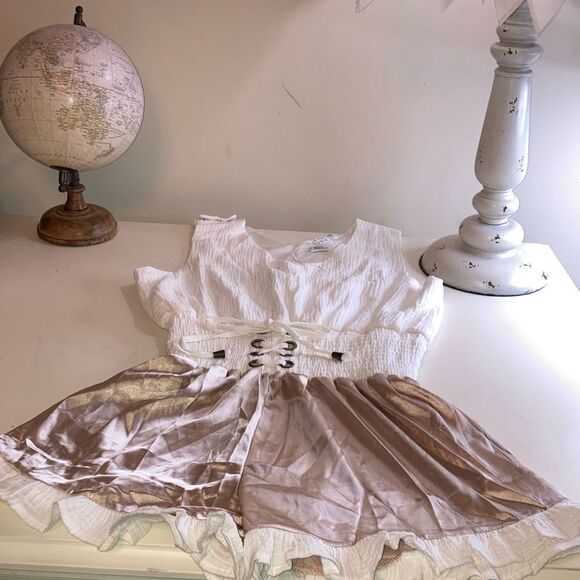 NWT HOUSE OF WALLACE L Satin/ Gauzy Bottom Lace up Romper - Picture 1 of 11